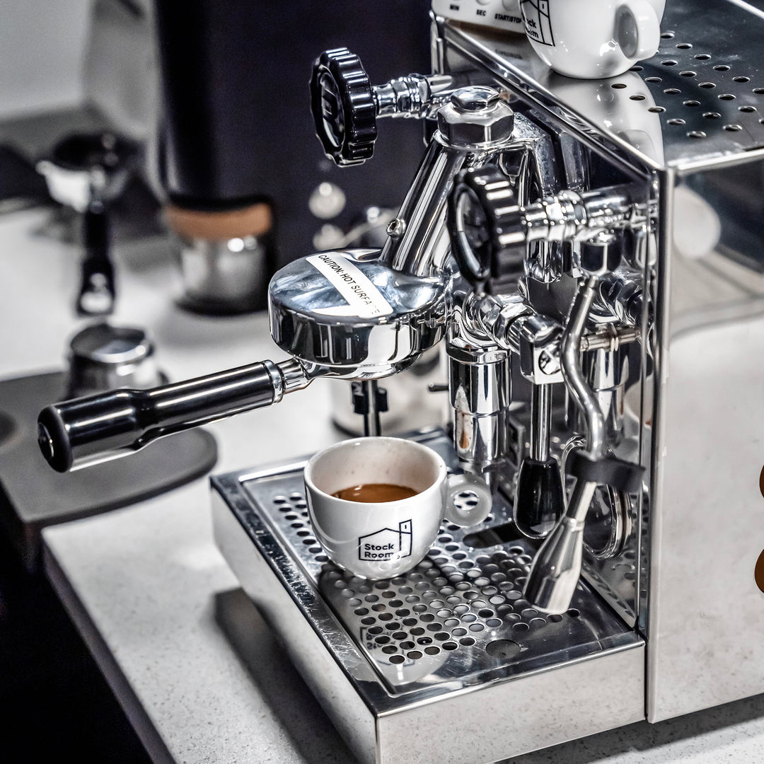 Rocket Appartamento Kompakte Siebträger Espressomaschine chrom kupfer